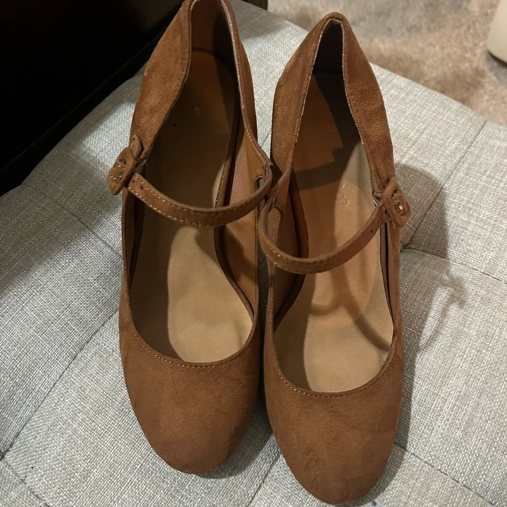 BAMBOO Caramel Heeled Faux Suede Shoes